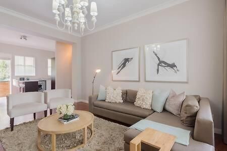 Modern Apartment In Rosebank ヨハネスブルグ エクステリア 写真