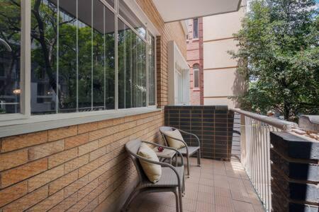 Modern Apartment In Rosebank ヨハネスブルグ エクステリア 写真